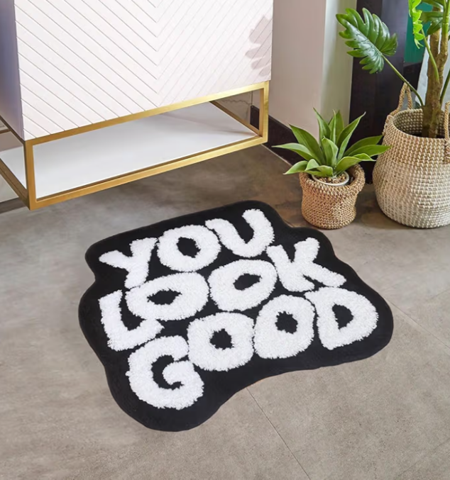 You Look Good Bath Mat – Black Funny Bathroom Rug, Soft Plush Non-Slip Microfiber Mat, Absorbent Washable Preppy Decor for Shower, Sink, or Bathtub (25″x21″)